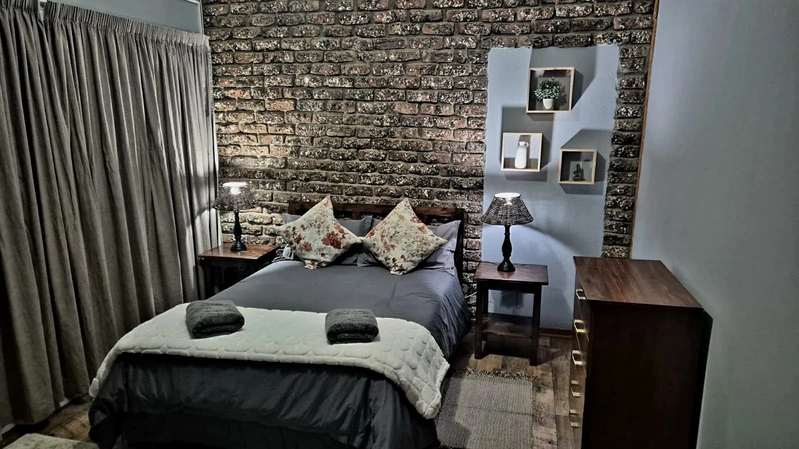 Unit 4 — bedroom