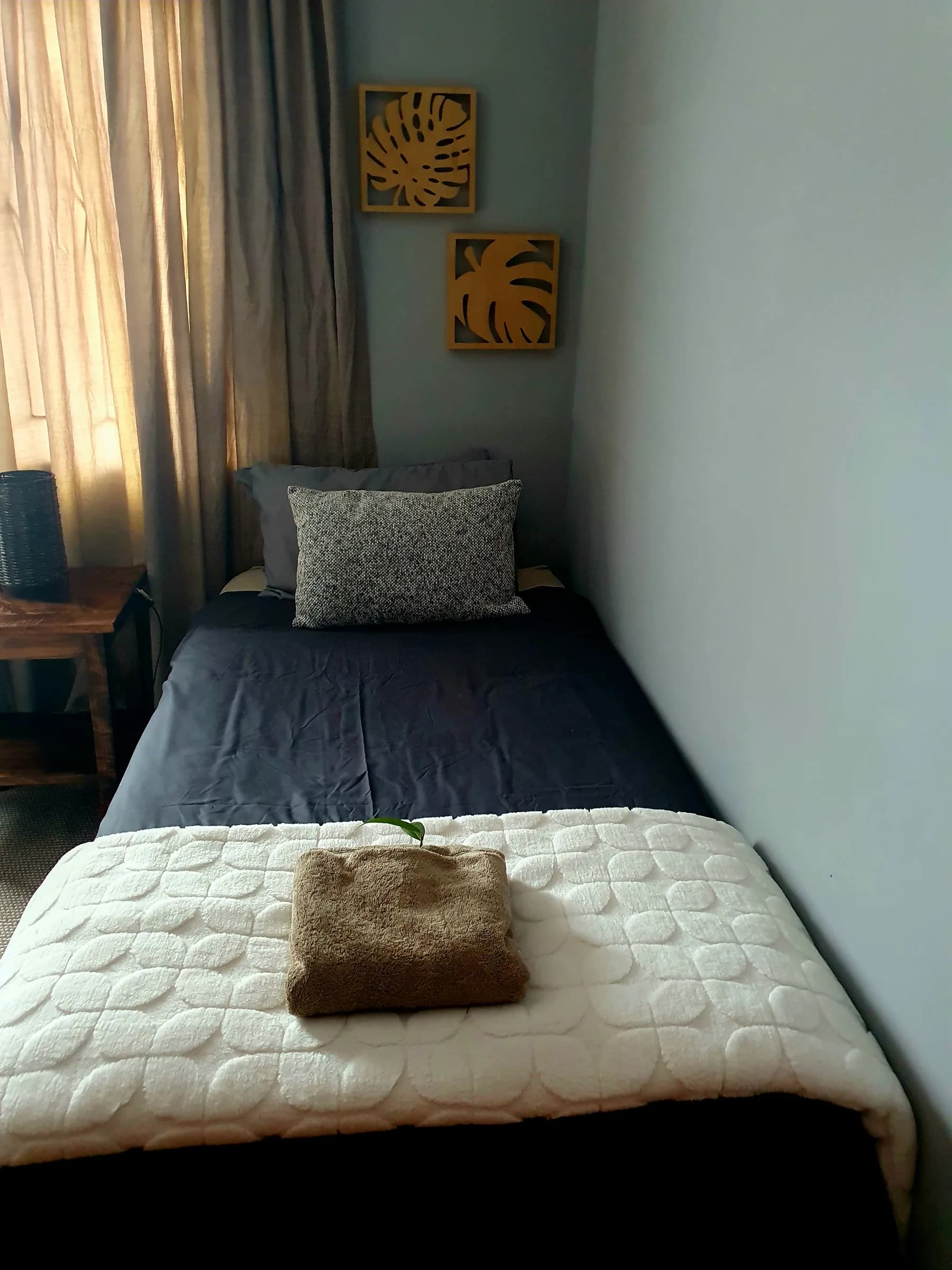 Unit 4 — bedroom