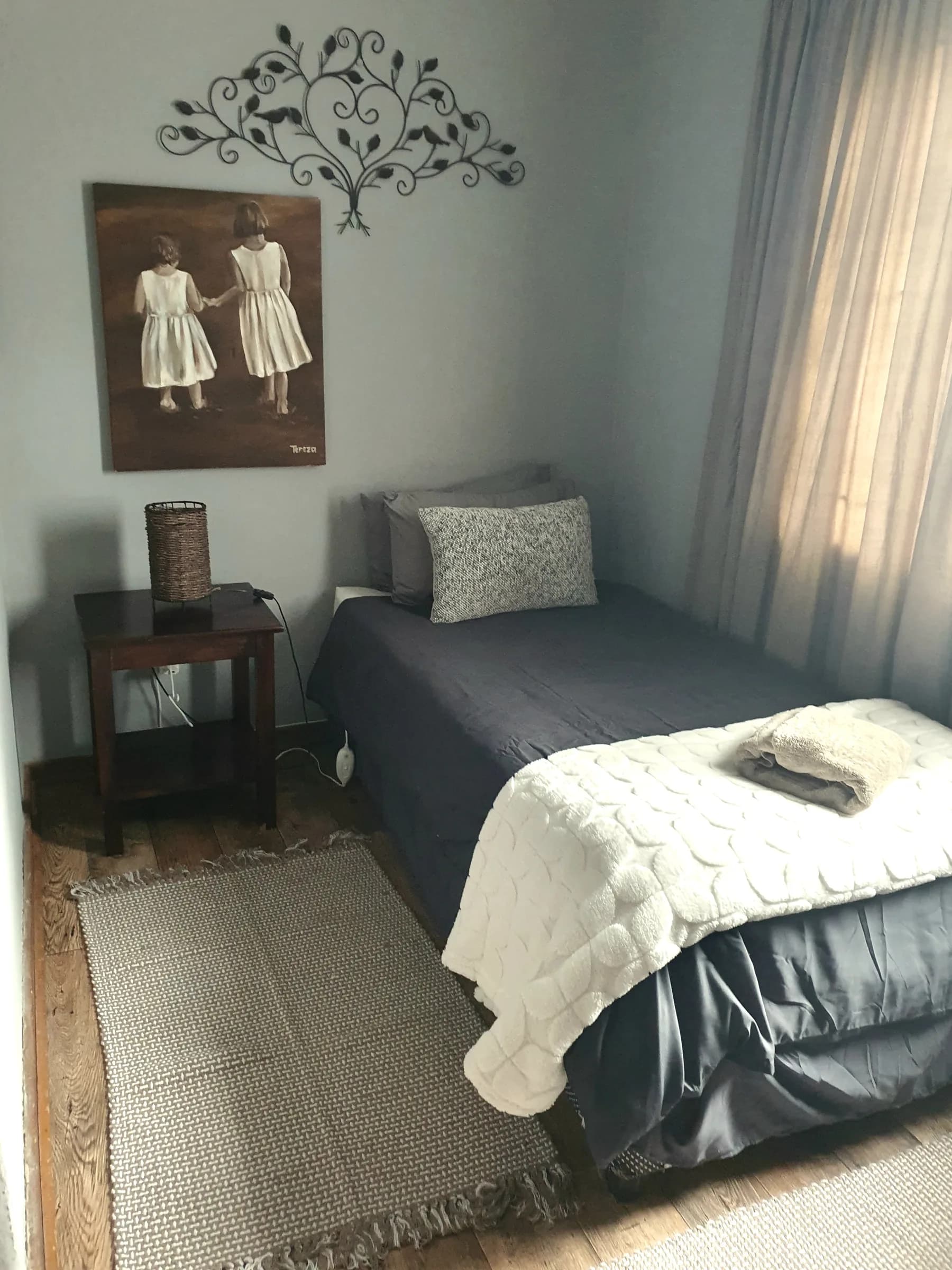 Unit 4 — bedroom